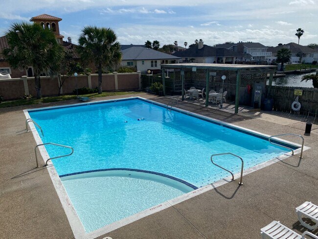 Building Photo - PUENTE VISTA, UNIT 100 - ALL BILLS PAID