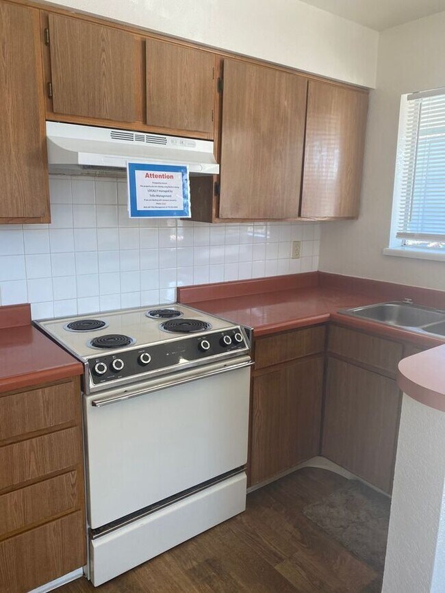 Building Photo - 1421 N Virginia Street #B Directly across ...