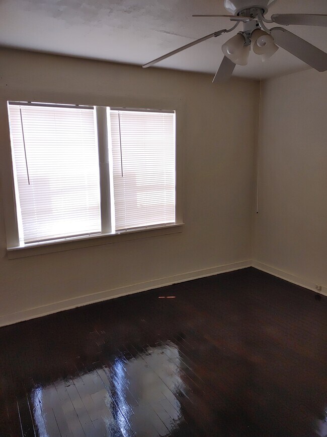 BED ROOM - 2611 Milby St