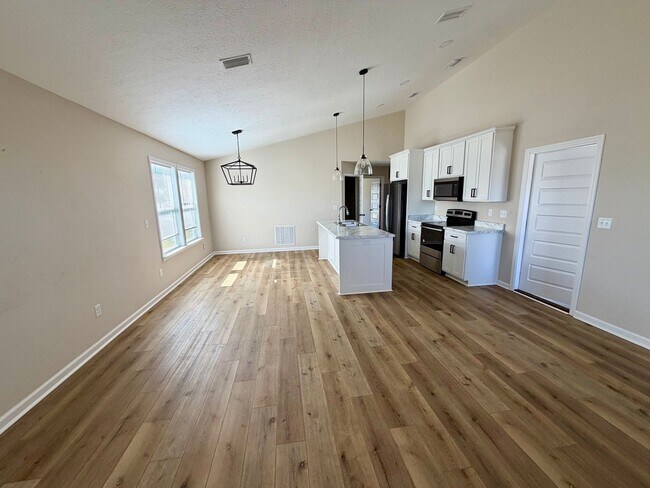 Foto del edificio - 3 Bed 2 bath