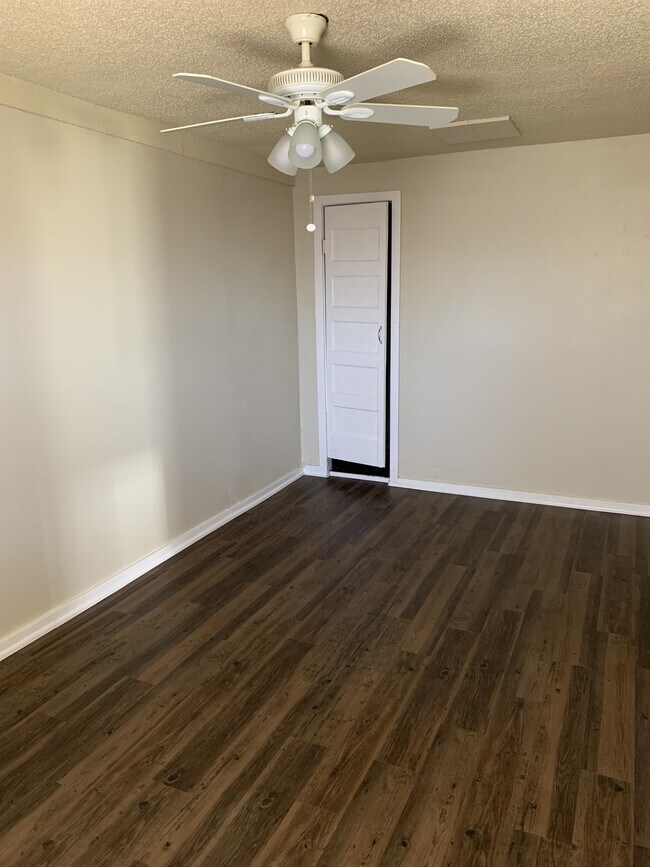 Foto del edificio - 1717 47th St