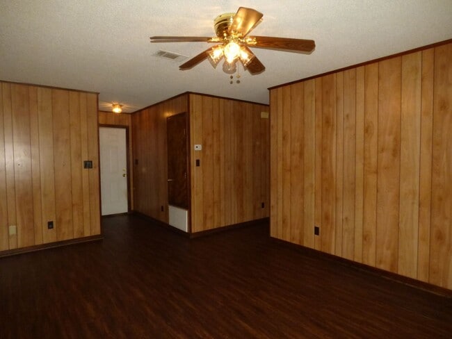 Building Photo - Quaint Home - Heart of Milton