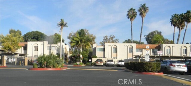 Foto del edificio - 212 S Kraemer Blvd