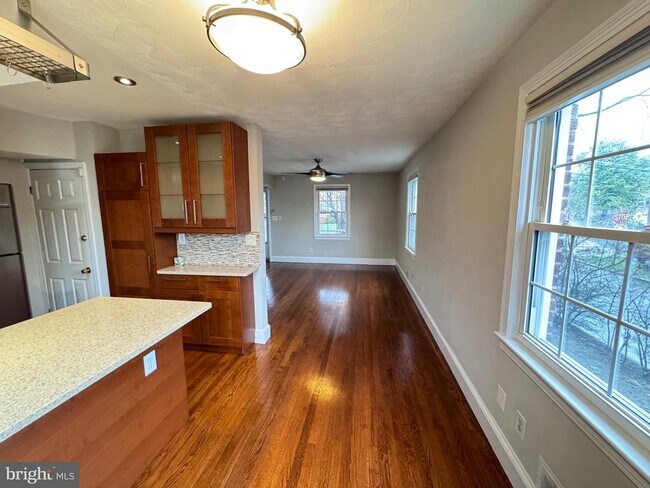 Foto del edificio - 1600 Princess St