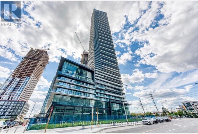 Photo du bâtiment - 448 Burnhamthorpe Rd W