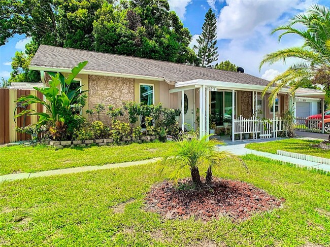 Foto del edificio - 7677 Montague Loop