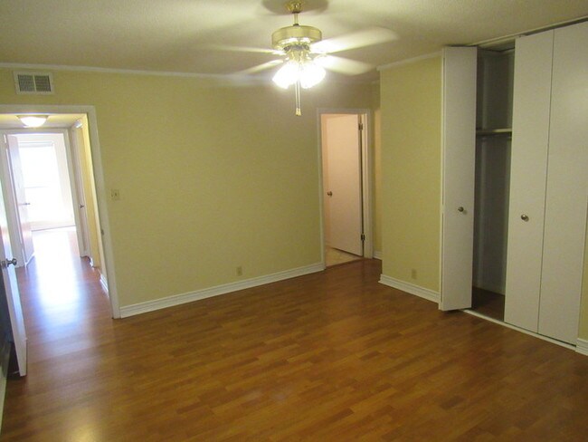 Foto del edificio - Spacious 2 Bedroom, 2 Full Bath Condo