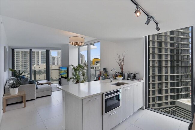 Foto del edificio - 501 NE 31st St
