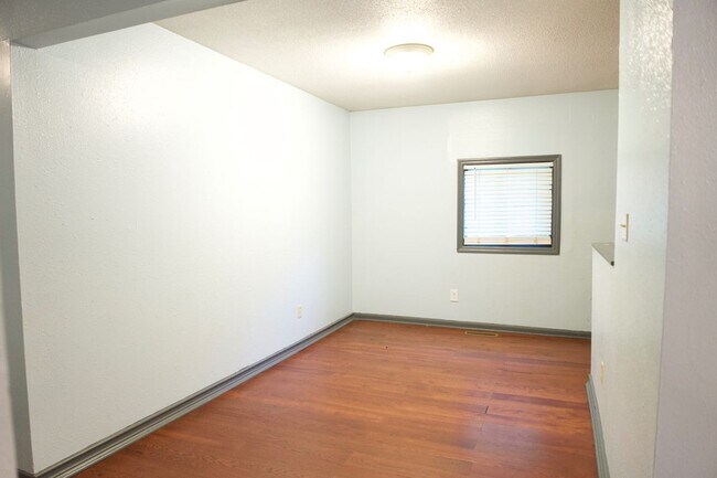 Foto del edificio - 1504 N 75 Dr