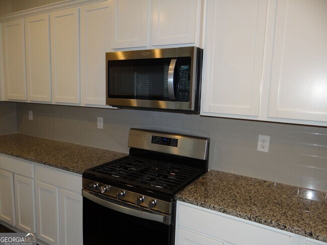 Foto del edificio - 3473 Hawthorn Farm Blvd
