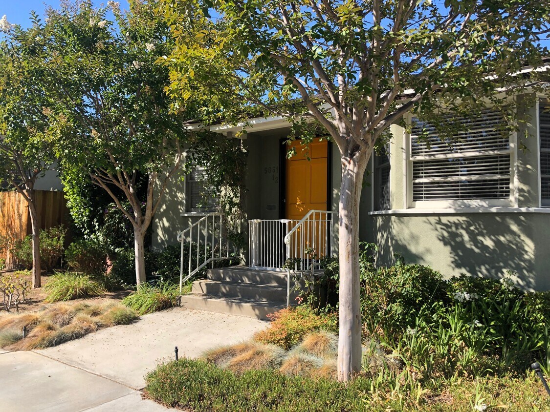Primary Photo - 5661 Huntington Dr N