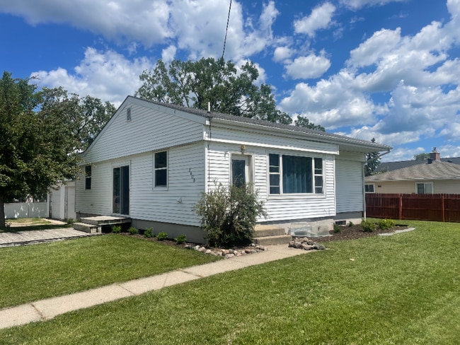 Building Photo - 2600 Calihan Ave NE