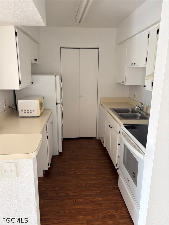 Foto del edificio - 2855 Winkler Ave
