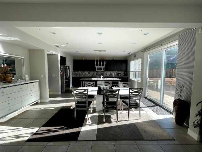 Building Photo - 7092 Syrah Dr