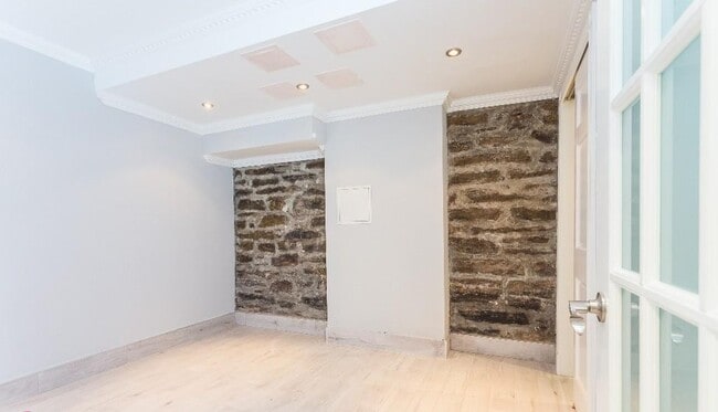 Building Photo - 147 Avenue A