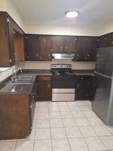 Building Photo - 501 S Edgewood Cir