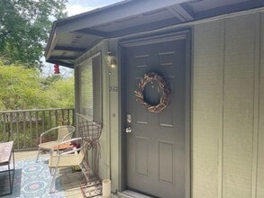 Building Photo - 563 Hathorn Rd