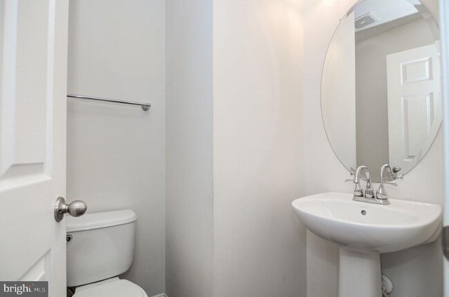 Building Photo - 3401 Eagle Ridge Dr