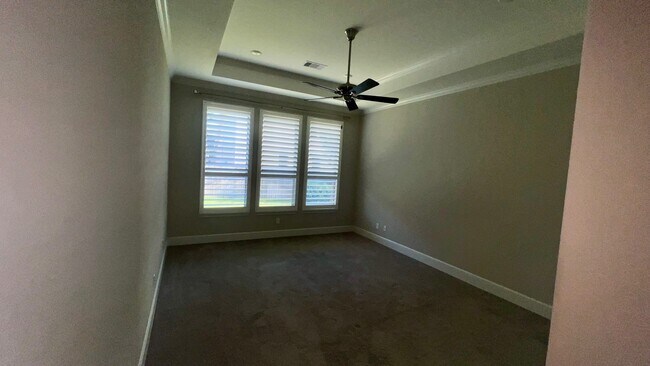 Foto del edificio - 155 Rockwell Park Blvd