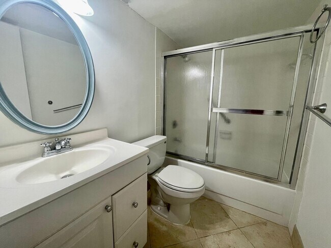 Building Photo - 2786 Tennis Club Dr
