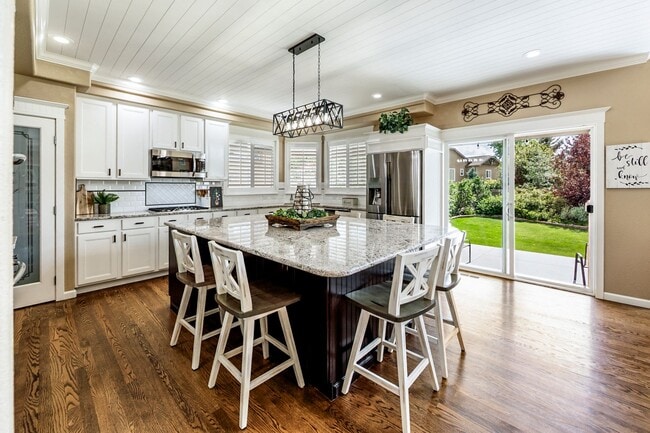 Building Photo - 3615 Oak Meadow Dr