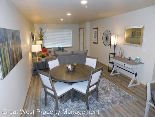 Foto del edificio - 5915 Lake Grove St SW