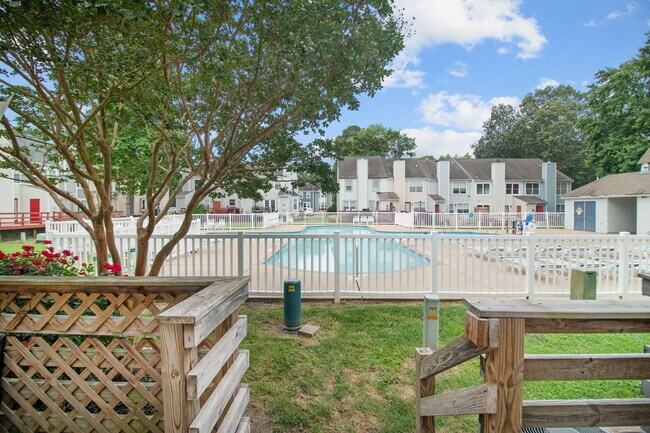 Building Photo - 1204 Palmerton Dr