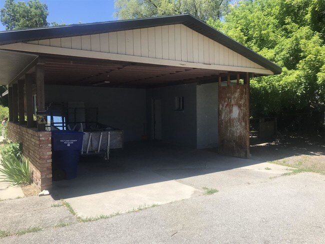 Building Photo - 2267 E 3205 S