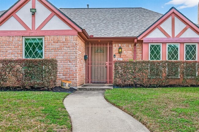 Photo - 6207 Claridge Dr House