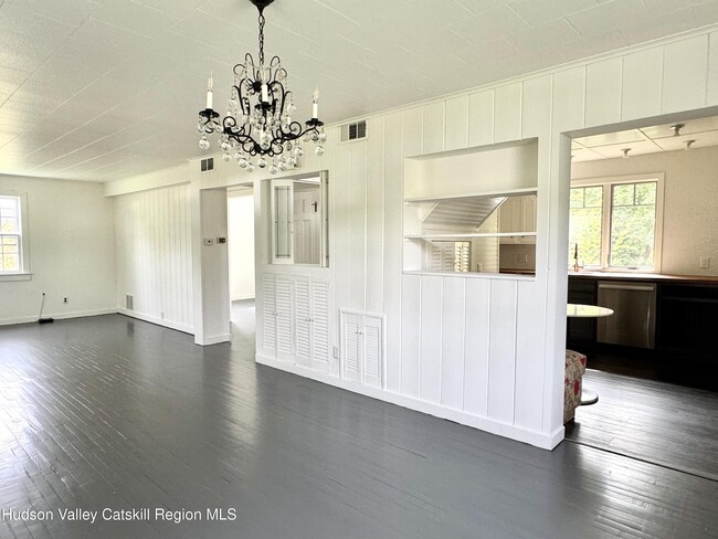 Building Photo - 3 Pruyn Pl