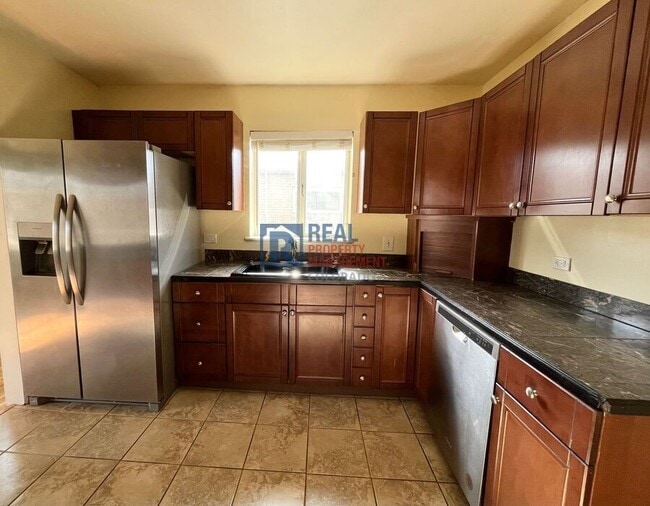 Building Photo - 3365 Olive St