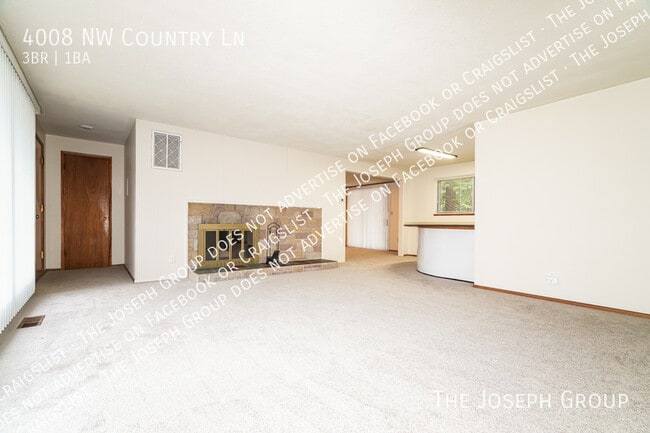 Foto del edificio - 4008 Country Ln NW