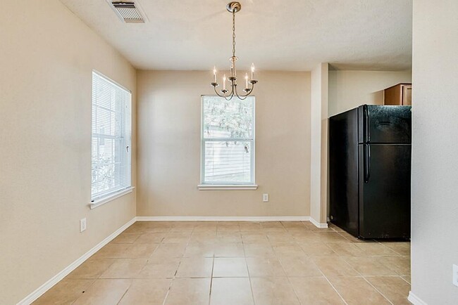 Building Photo - 18311 Austin Oak Ln