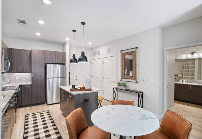 Building Photo - 2150 Northlake Pky