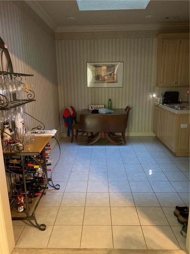 Building Photo - 746 Larkspur Ln