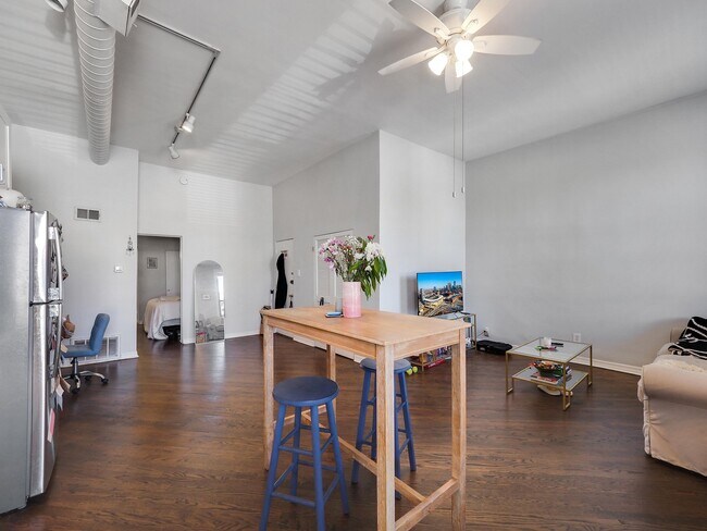 Foto del edificio - 1561 N Wells St