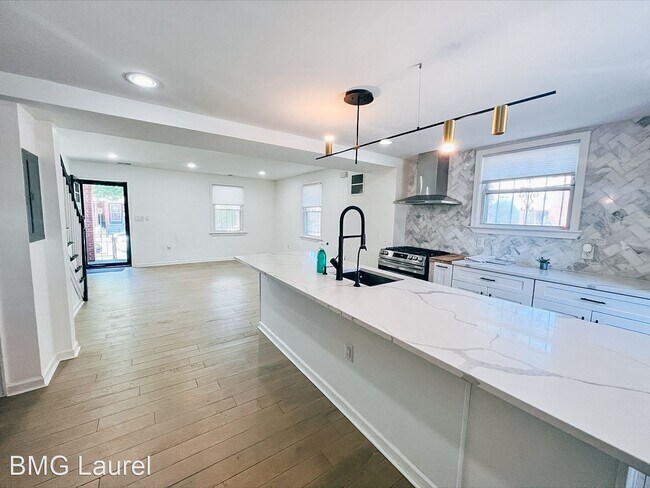 Foto del edificio - 4 br, 2.5 bath House - 1800 18th St SE
