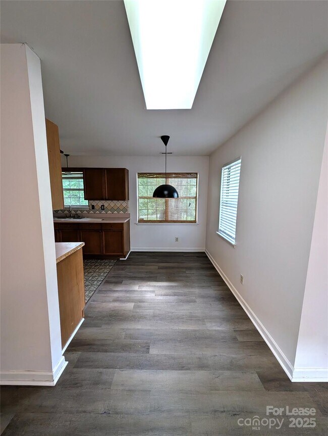 Foto del edificio - 624 E 18th St