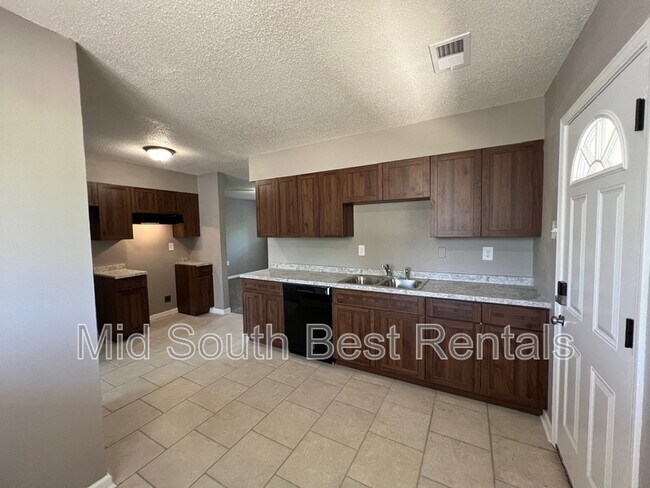 Foto del edificio - 5272 Breckenwood Dr