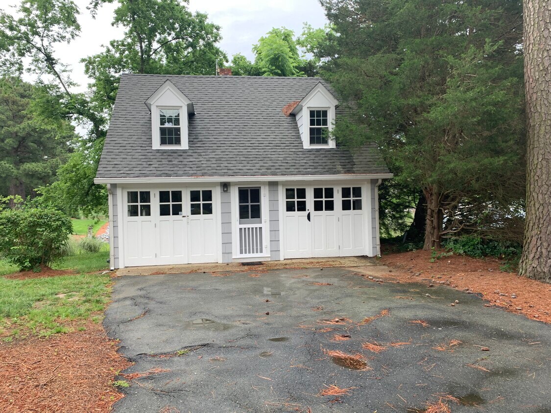 esterroior - 4501 World Farm Rd