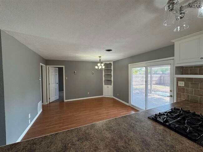 Building Photo - 4641 Cascades Dr