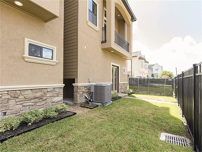 Foto del edificio - 4615 Crawford St