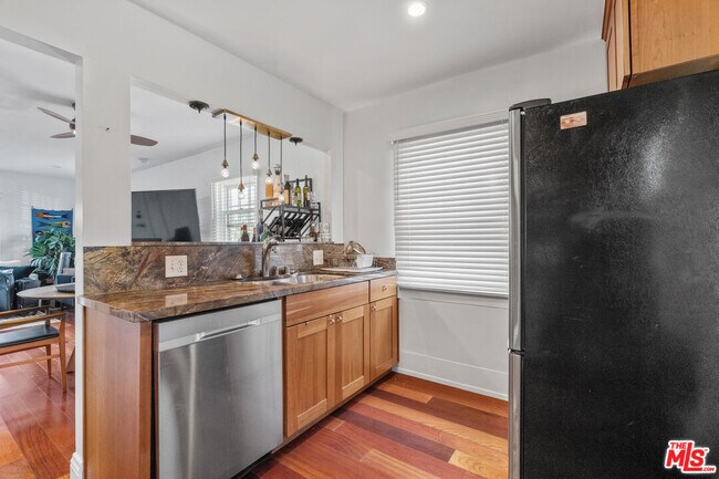 Foto del edificio - 307 6th Ave