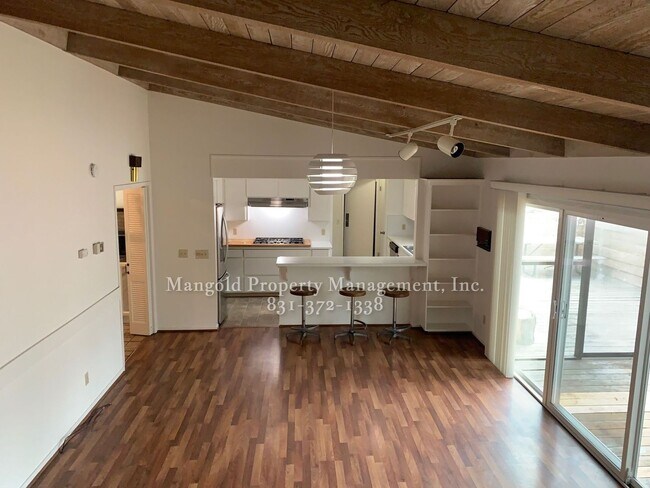 Building Photo - Great Home Located In Monterey Neighborhoo...