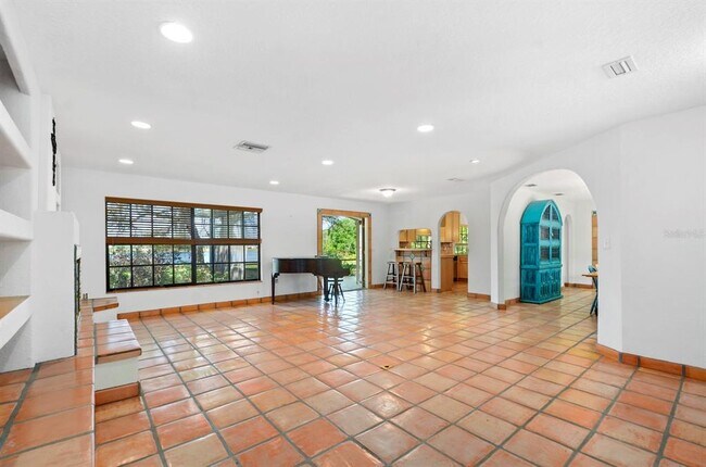 Foto del edificio - 3636 Lake Buynak Rd