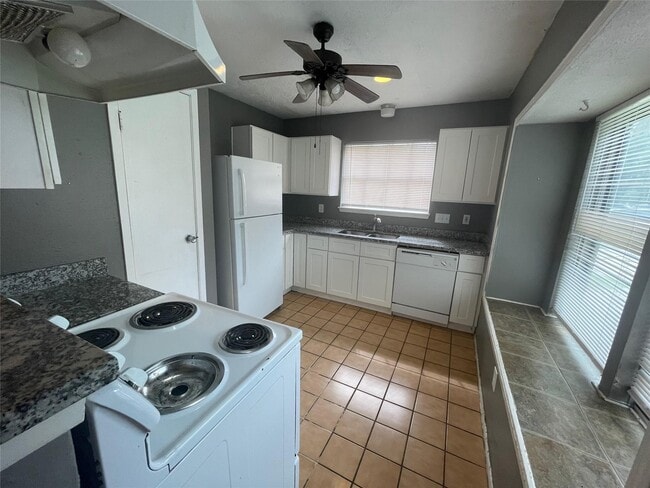 Foto del edificio - 22221 Moss Falls Ln