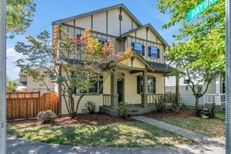 Building Photo - 5842 Acclamation St E