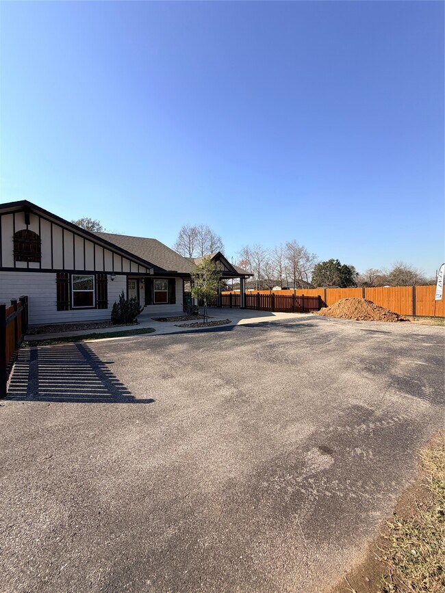 Foto del edificio - 2005 Pasadena Blvd