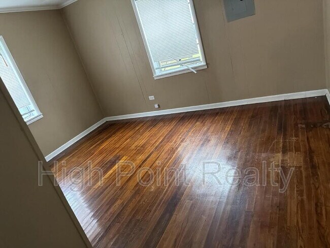 Foto del edificio - 659 1st St SE
