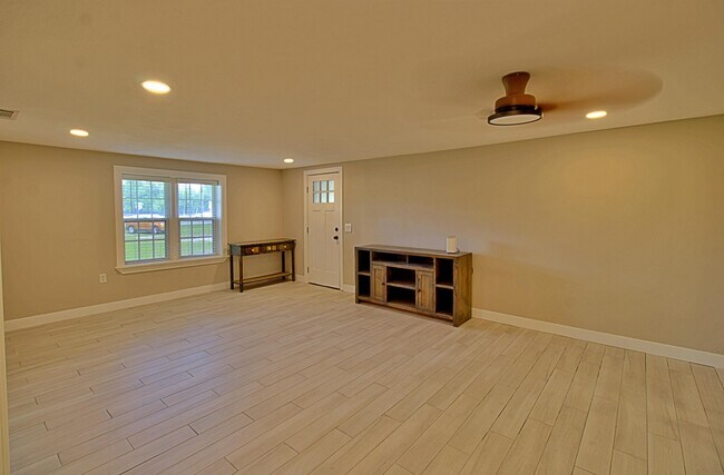 Foto del edificio - 313 Live Oak Church Rd